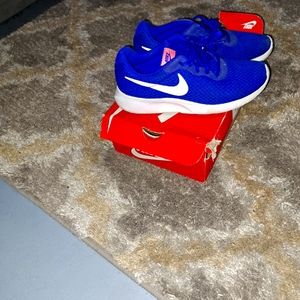 Women's athletic nike